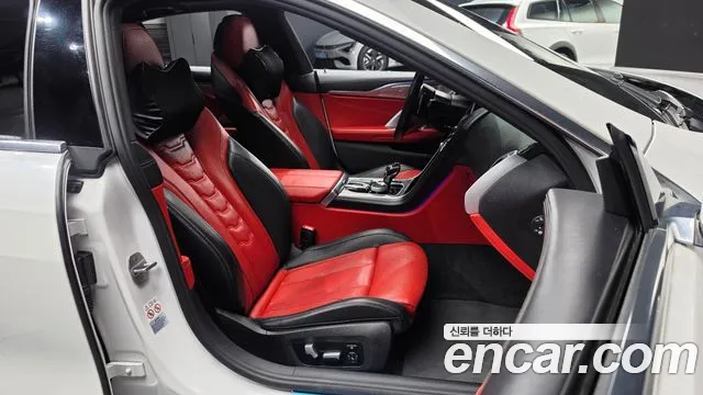 BMW 8-Series 2021 thumb 10