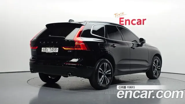 Volvo XC60 2019 thumb 2