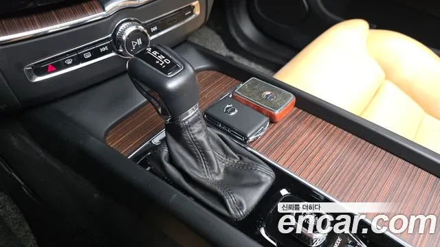 Volvo XC60 2019 thumb 9