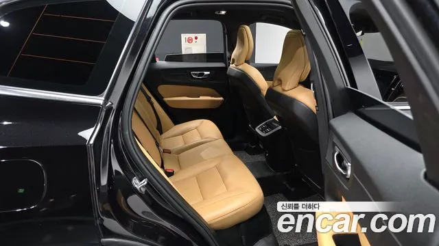 Volvo XC60 2019 thumb 12
