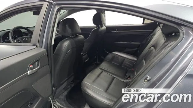 Hyundai Avante 2017 thumb 11