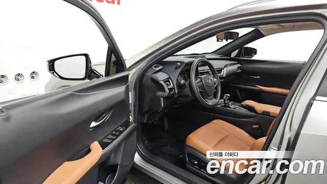 Lexus UX 2019 thumb 10