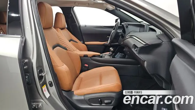 Lexus UX 2019 thumb 11