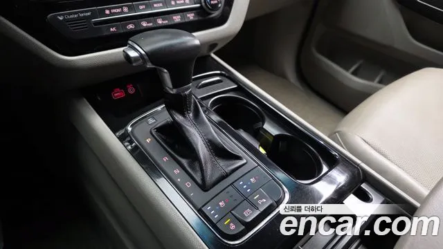 Kia Carnival 2017 thumb 8