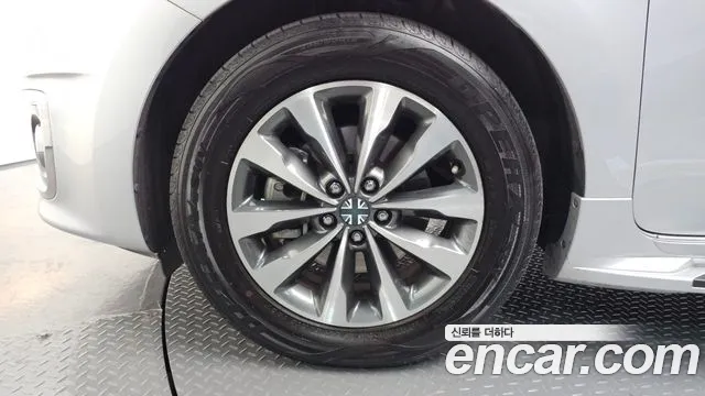 Kia Carnival 2014 thumb 5