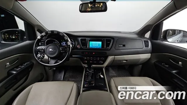 Kia Carnival 2014 thumb 7