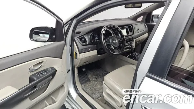 Kia Carnival 2014 thumb 11