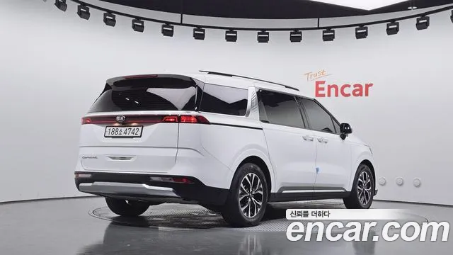 Kia Carnival 2021 thumb 2