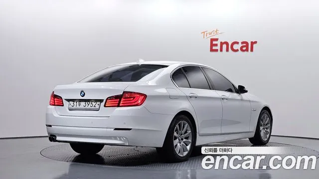 BMW 5-Series 2012 thumb 2