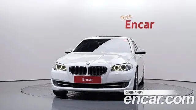 BMW 5-Series 2012 thumb 3