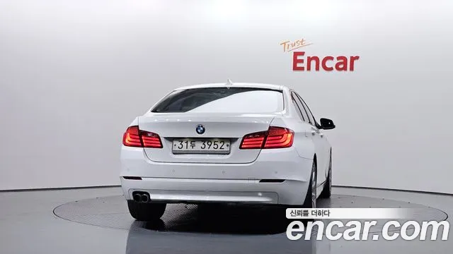 BMW 5-Series 2012 thumb 4