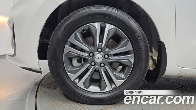 Kia Carnival 2020 thumb 5