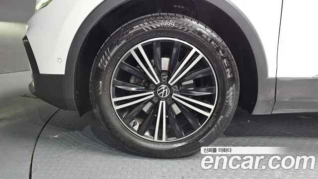 Volkswagen Tiguan 2022 thumb 4