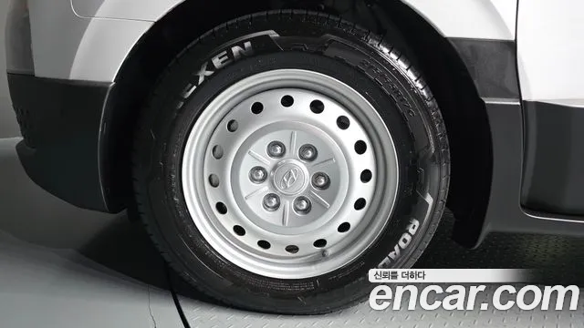Hyundai Staria 2024 thumb 5