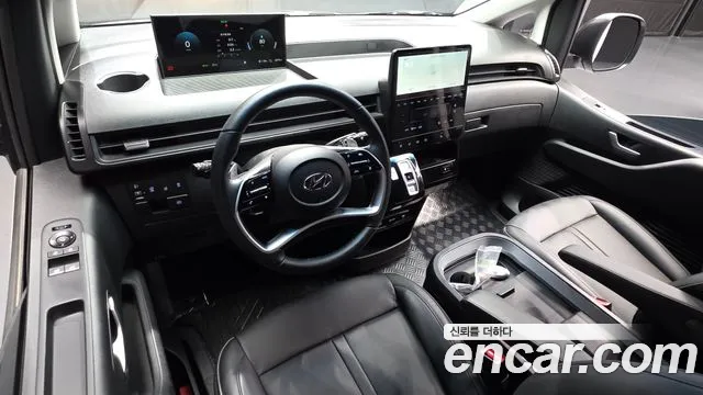 Hyundai Staria 2024 thumb 7