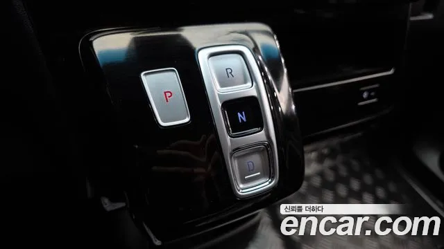 Hyundai Staria 2024 thumb 9