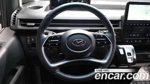 Hyundai Staria 2024 thumb 12