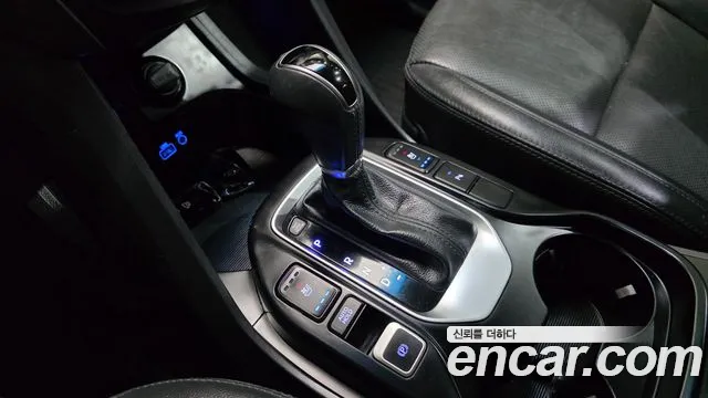 Hyundai Santa Fe 2016 thumb 9