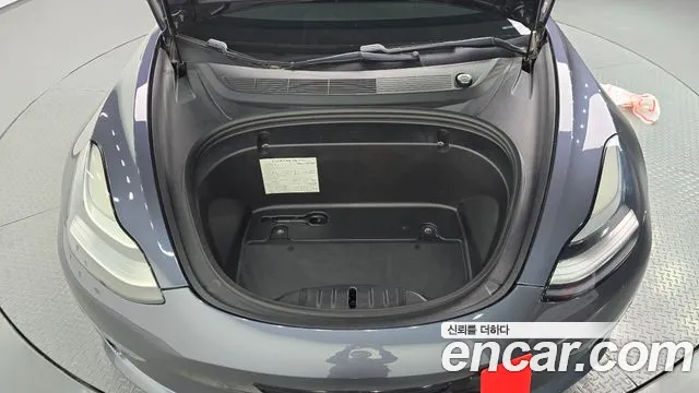 Tesla Model 3 2020 thumb 5