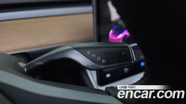 Tesla Model 3 2020 thumb 8