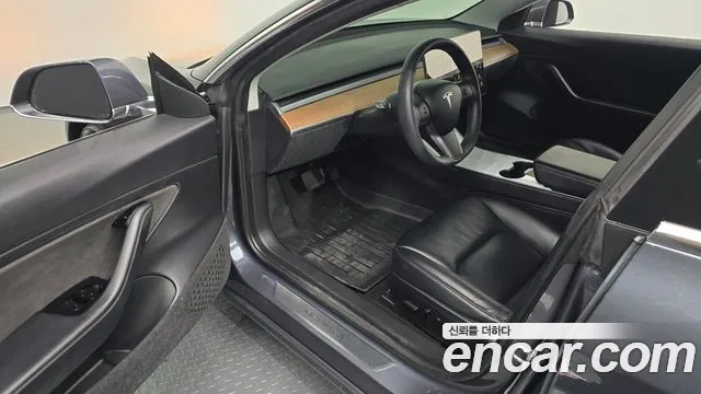 Tesla Model 3 2020 thumb 9