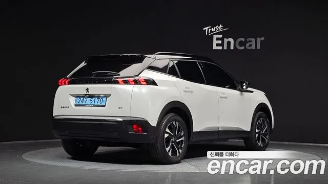 Peugeot 2008 2022 thumb 2