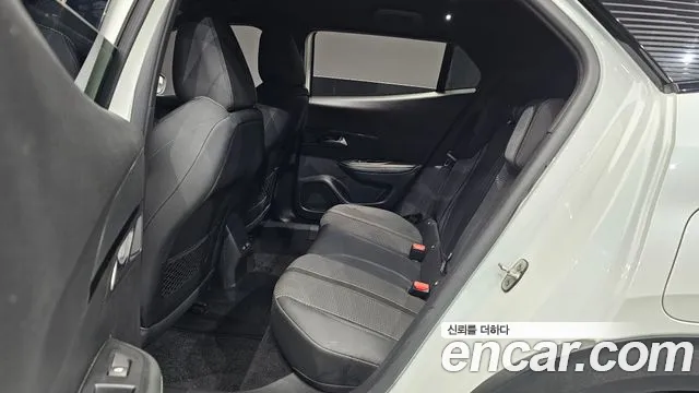Peugeot 2008 2022 thumb 11