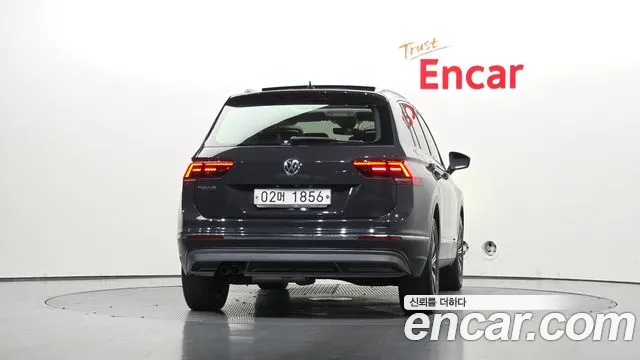 Volkswagen Tiguan 2018 thumb 3