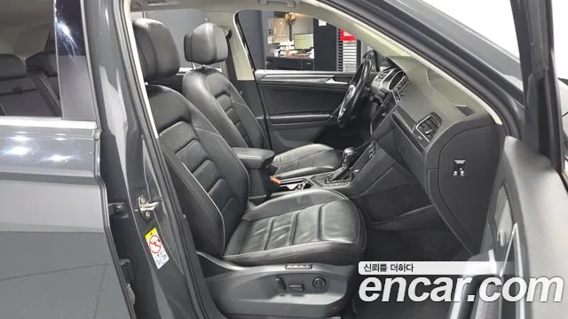 Volkswagen Tiguan 2018 thumb 10