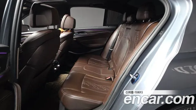 BMW 5-Series 2017 thumb 10