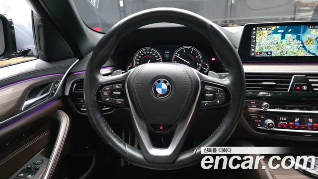 BMW 5-Series 2017 thumb 12