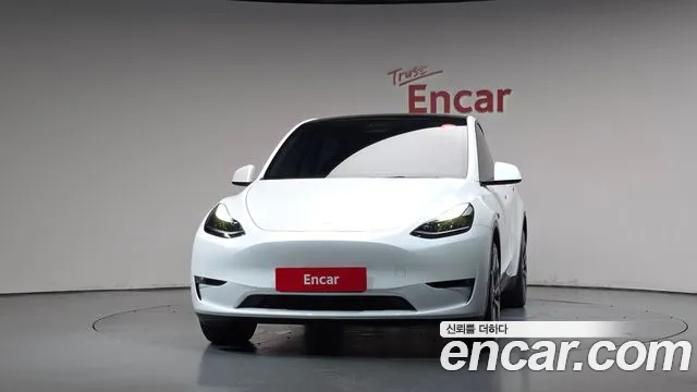 Tesla Model Y 2024 thumb 3