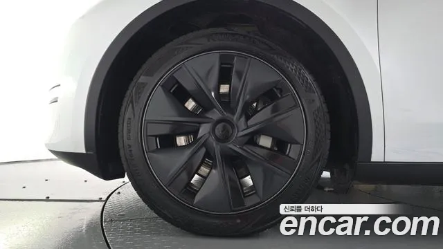 Tesla Model Y 2024 thumb 5