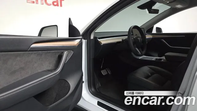 Tesla Model Y 2024 thumb 10