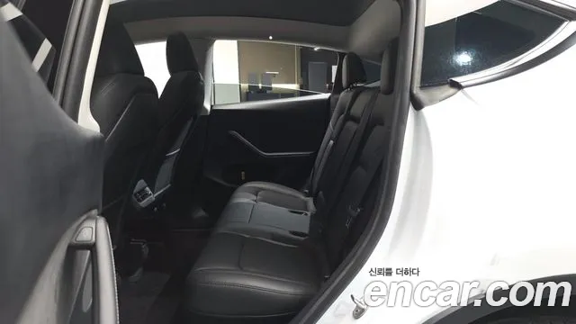 Tesla Model Y 2024 thumb 12