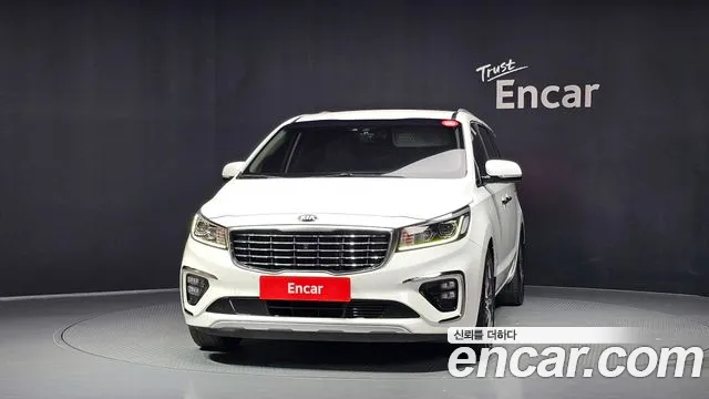 Kia Carnival 2019 thumb 3