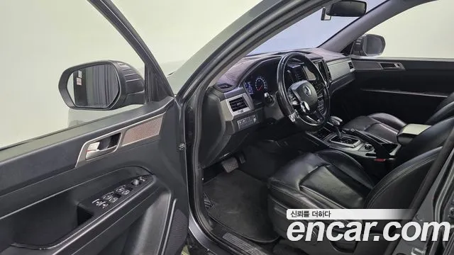 KG_Mobility_Ssangyong Rexton 2018 thumb 12