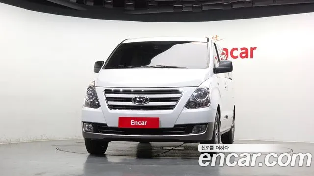 Hyundai Starex 2017 thumb 2