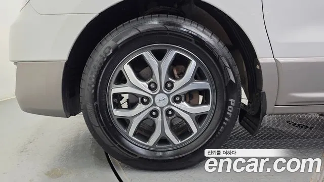 Hyundai Starex 2017 thumb 4