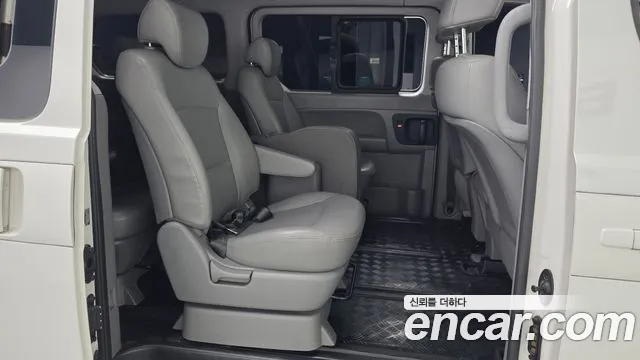 Hyundai Starex 2017 thumb 11