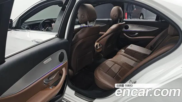 Mercedes-Benz E-Класс 2019 thumb 12