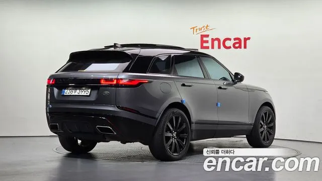 Land Rover Range Rover Velar 2017 thumb 2