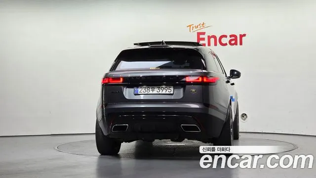 Land Rover Range Rover Velar 2017 thumb 4