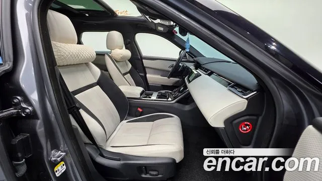 Land Rover Range Rover Velar 2017 thumb 10