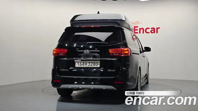 Kia Carnival 2019 thumb 4