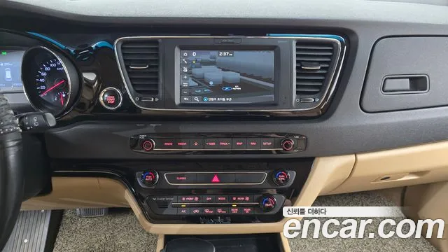 Kia Carnival 2019 thumb 12