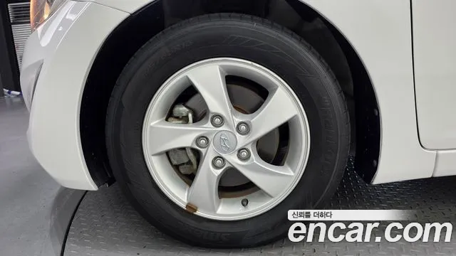 Hyundai Avante 2014 thumb 5