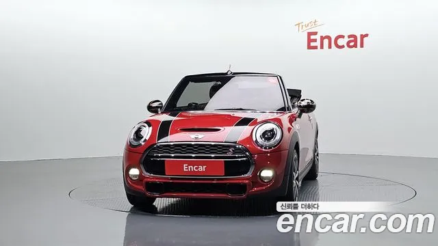 MINI Cooper Convertible 2017 thumb 3