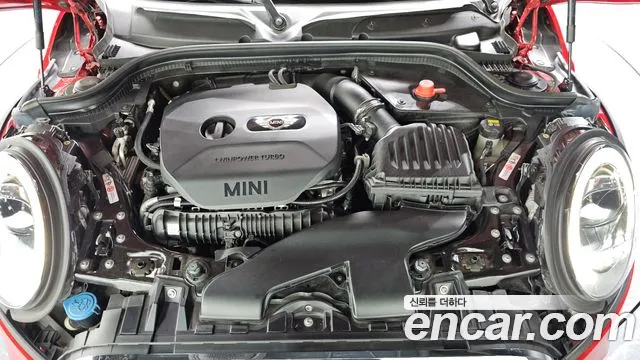 MINI Cooper Convertible 2017 thumb 6