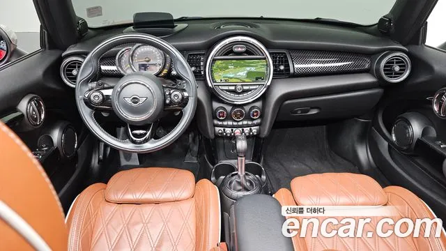 MINI Cooper Convertible 2017 thumb 7